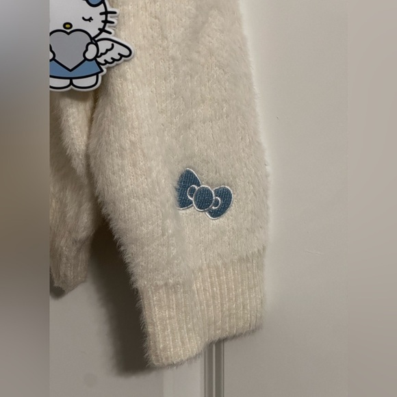 NWT-Plus Size Hello Kitty Embroidered Sweater - Picture 9 of 10